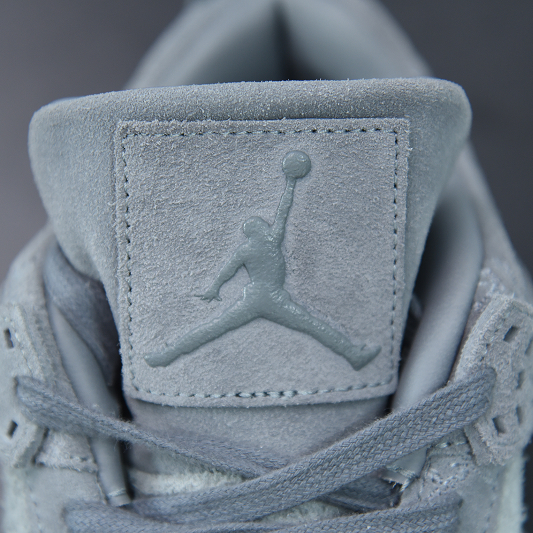 KAWS x Air Jordan 4 Retro "Cool Grey"