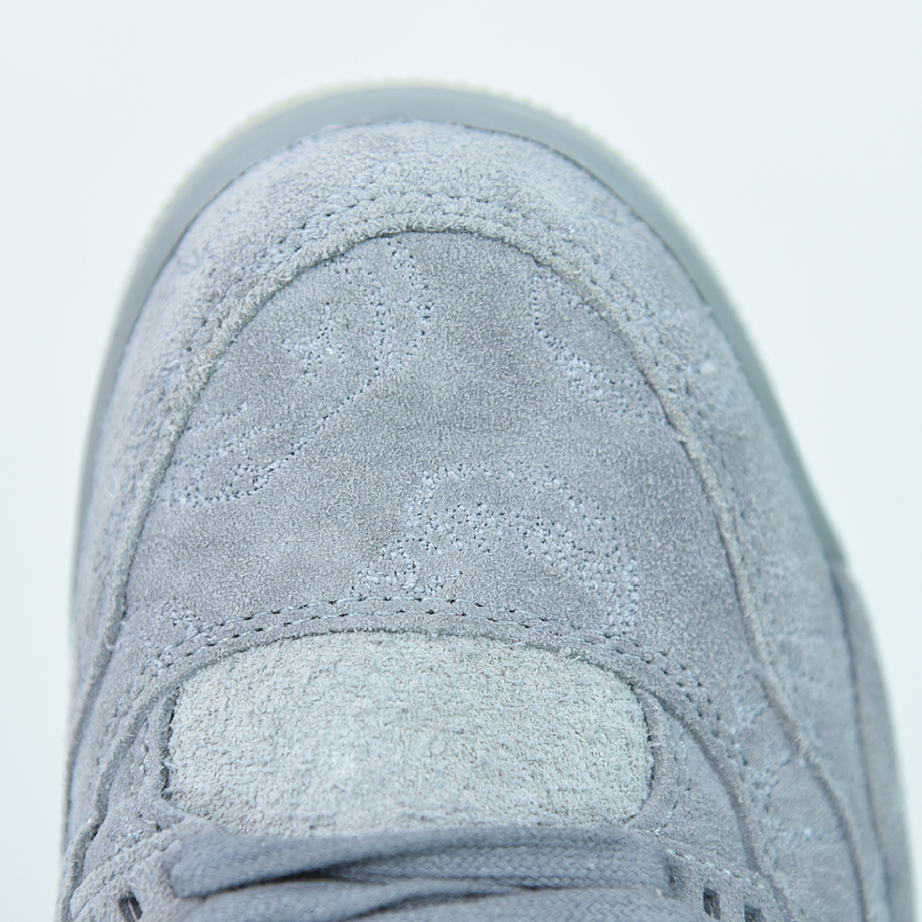 KAWS x Air Jordan 4 Retro "Cool Grey"